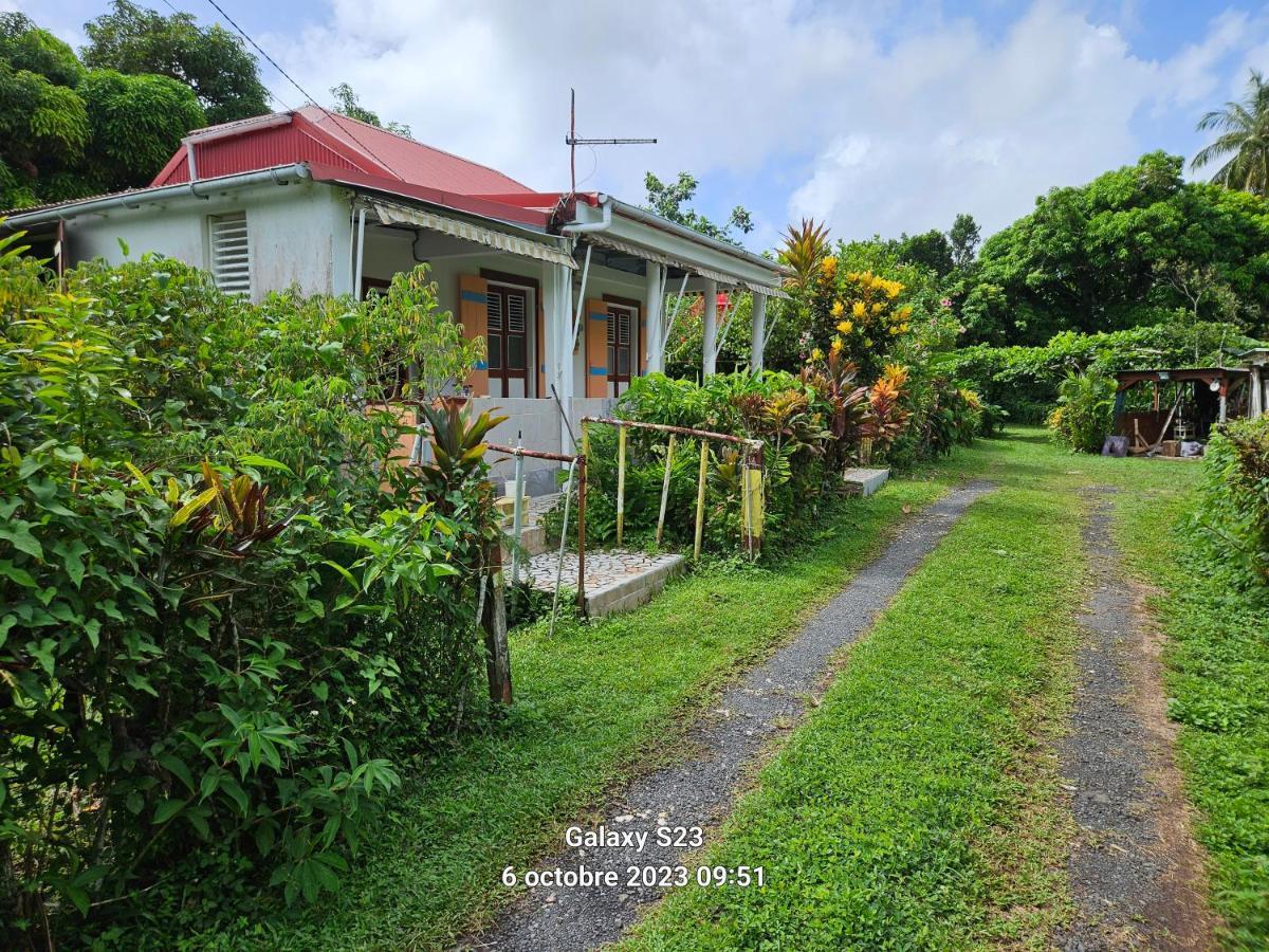 Maison Familiale Authentique Villa Capesterre-Belle-Eau Exterior photo